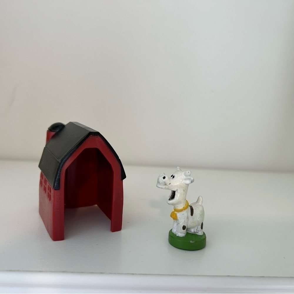 Spare Snorta Game pieces 8 Cow Cards 1 Cow 1 Barn